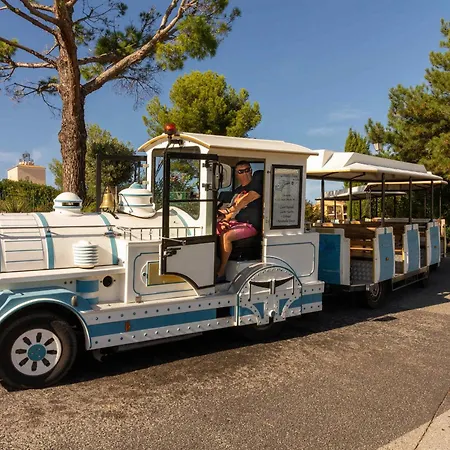 Cap Esterel: 2 Pièces Rdc Avec Terrasse, Climatisation - Fr-1-504-685 * Saint-Raphaël