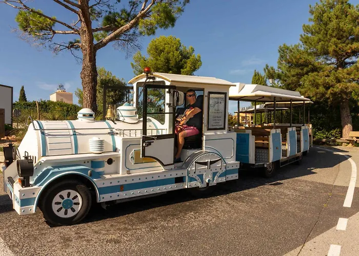 Cap Esterel: 2 Pièces Rdc Avec Terrasse, Climatisation - Fr-1-504-685 * Saint-Raphaël