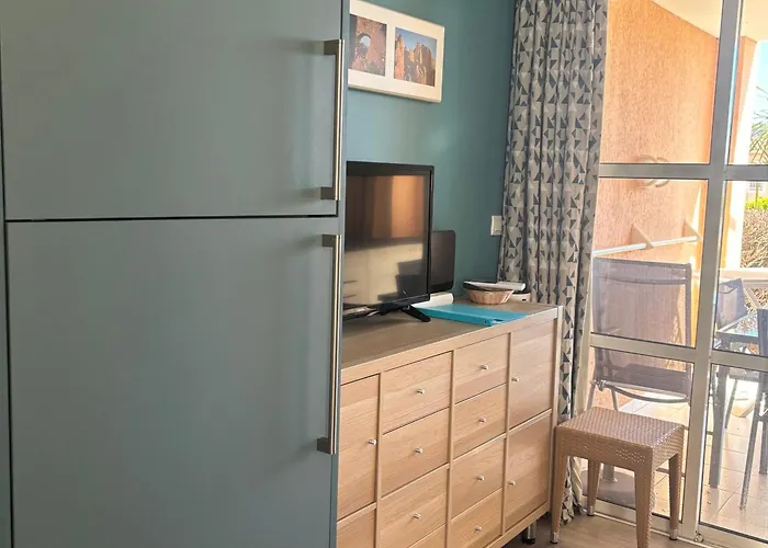 Cap Esterel: 2 Pièces Rdc Avec Terrasse, Climatisation - Fr-1-504-685